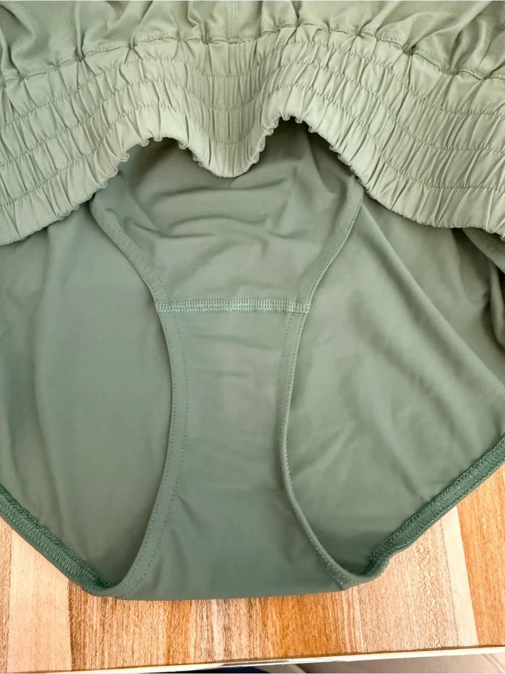 Outdoor Voices Womens Lightspeed 4” Shorts In Laurel Green Size Large - Picture 6 of 9